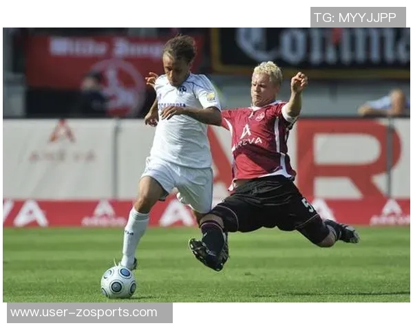 拉基蒂奇与诺伊尔阿萨莫阿合影穆勒赞叹组合实力强大